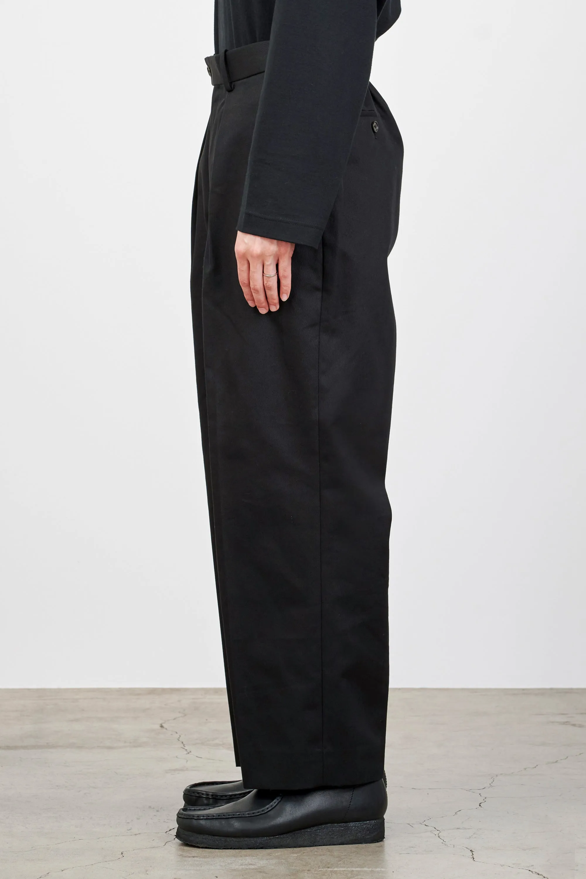 A22C-02PT01C CLASSIC FIT TROUSERS IV