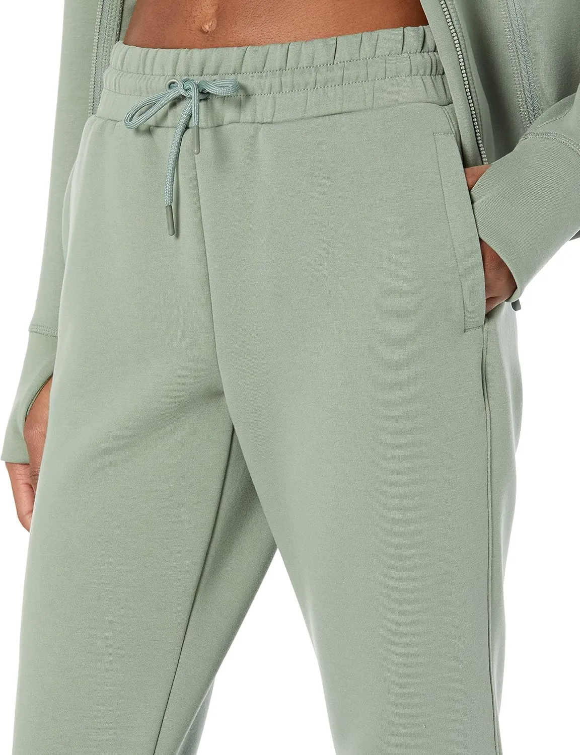 Amazon Essentials Women's Active Sweat Relaxed Fit Jogger Pants (Available in Plus Size)